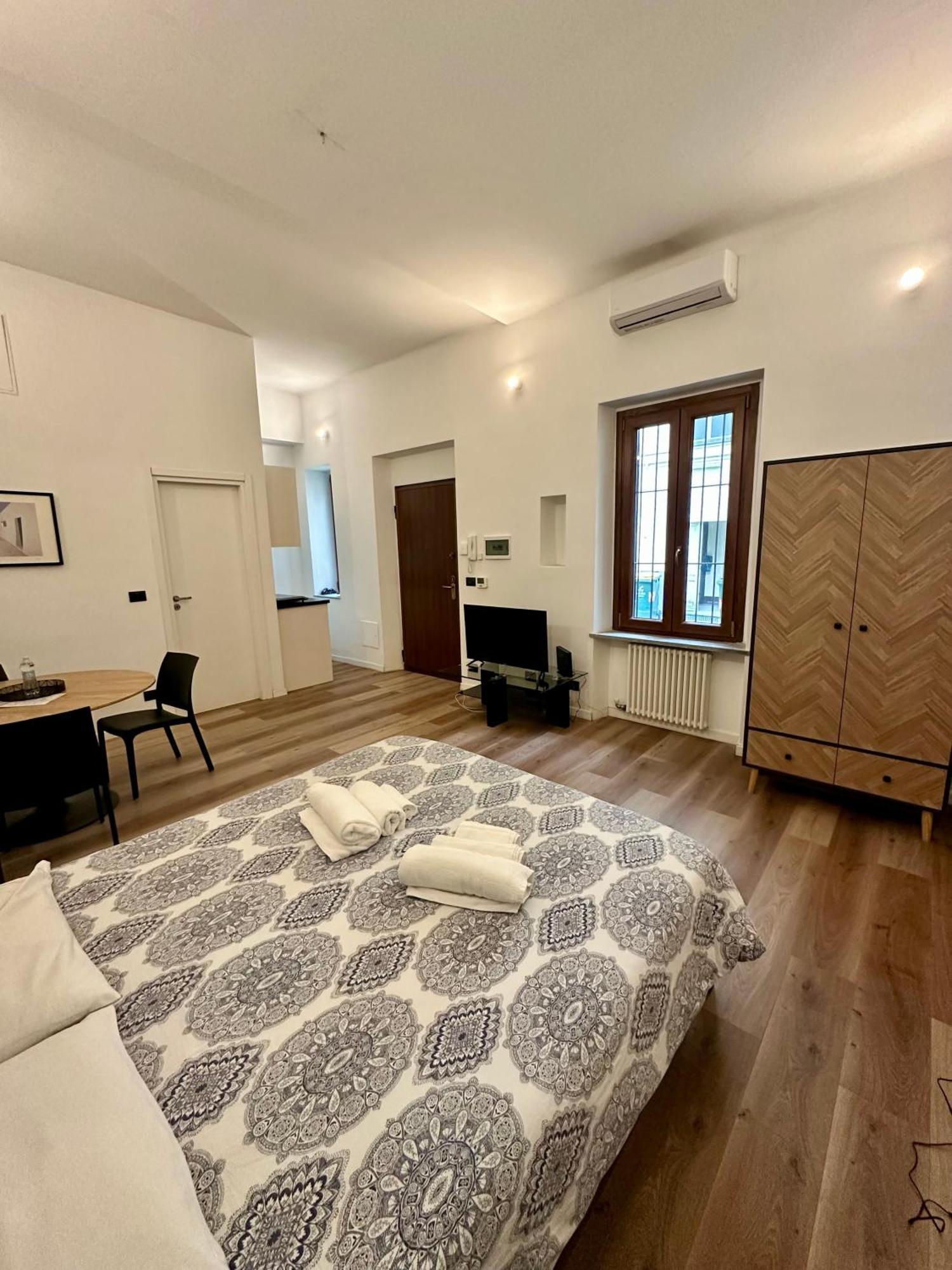 Casa Mantova - Vicino Al Campus Appartement Turijn Buitenkant foto